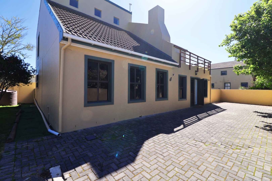 4 Bedroom Property for Sale in Sandbaai Western Cape